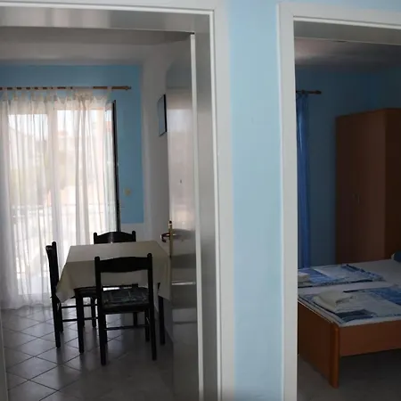 Dana - One Bedroom 3 *